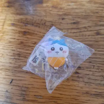치이카와 쿠라스시 콜라보 하치와레 연어마요 키링