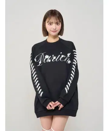 Darich 레이스업 로고 맨투맨 풀오버