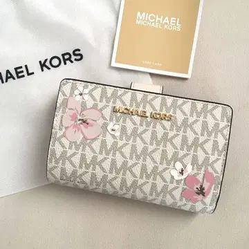 신상품 마이클코어스 MICHEAL KORS 정가 41,800엔 지갑