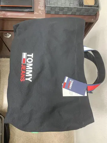 TOMMY JEANS 블랙 토트백