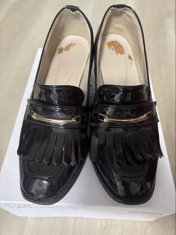블랙 프린지 로퍼 미들 힐