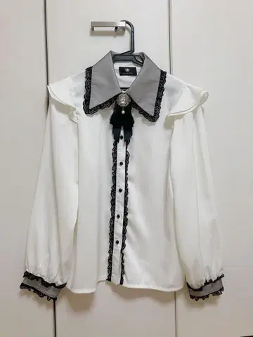 ROJITA 로지타 배색 튤 프릴 카라 블라우스 화이트 양산형 지뢰계