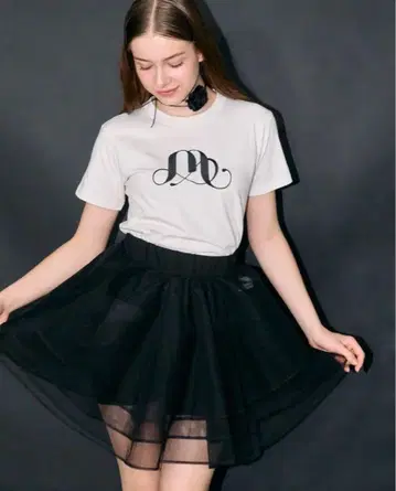 'm' TEE - WHITE x BLACK