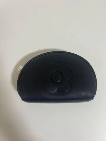 MARY QUANT 블랙 플라워 파우치