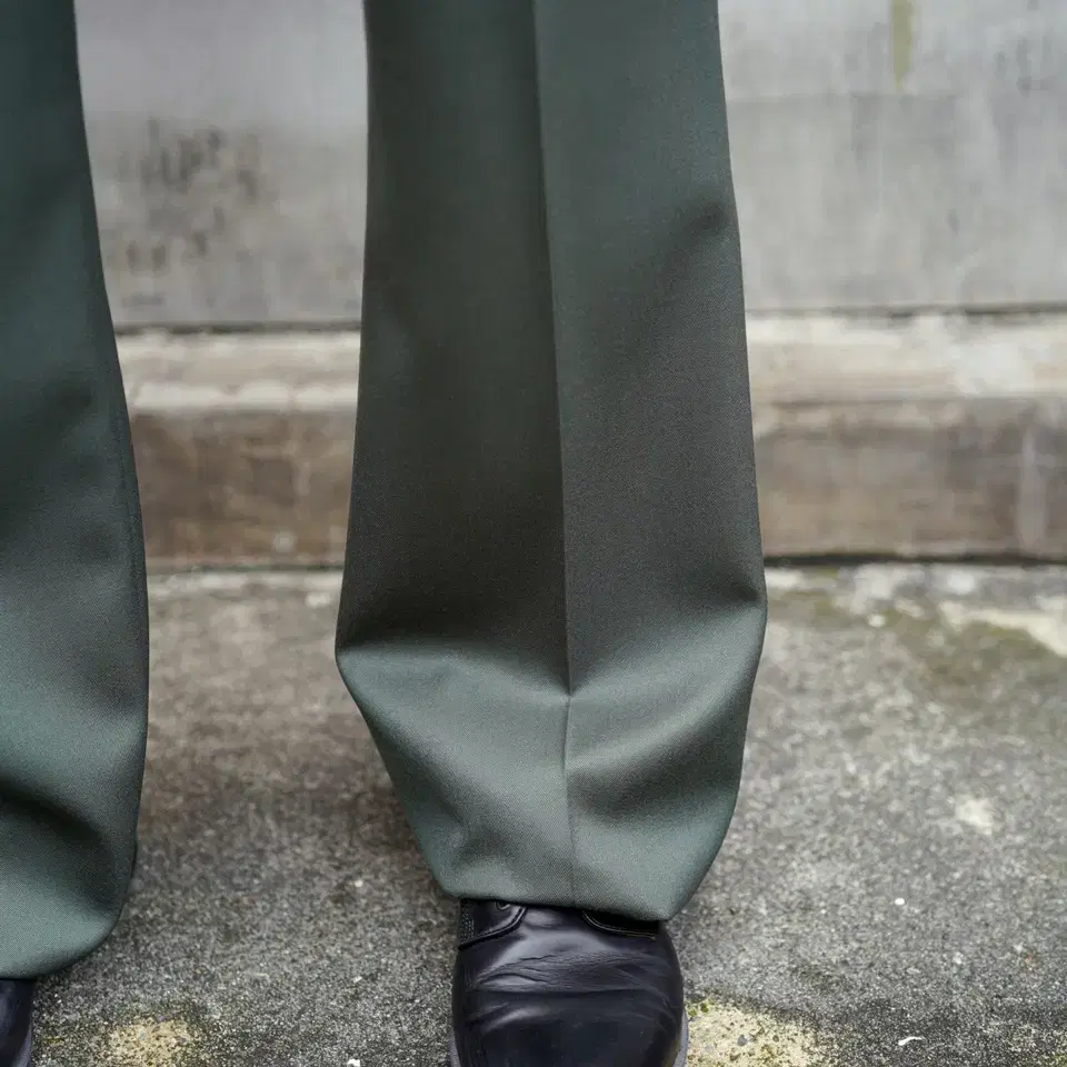 NEAT TOKYO Back Satin Gabardine Pants (48) on Bunjang Global