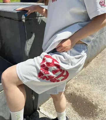 자수 로고 그레이 숏 팬츠 L 사이즈 상당