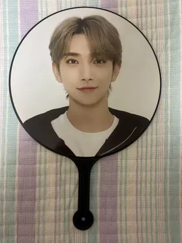 세븐틴 조슈아 부채