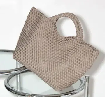NAGHEDI 나게디 St. Barths Medium Tote 캐시미어
