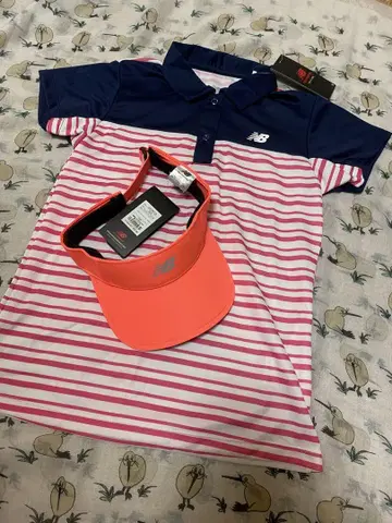 New Balance 폴로 셔츠와 선바이저 세트