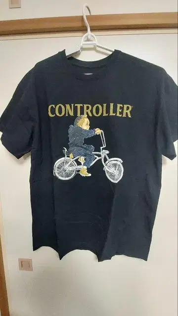 The BONEZ 투어 티셔츠 XL