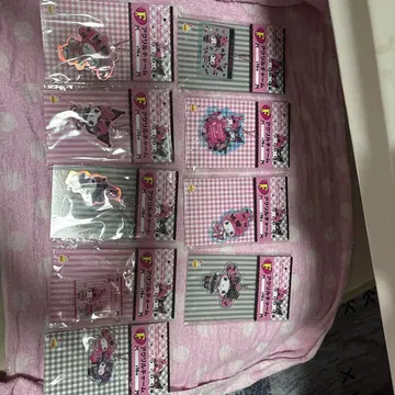 멜로크로 복권, 산리오, 아크릴 참 9개
