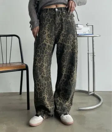 SHAGGIE 배럴 레오파드 팬츠