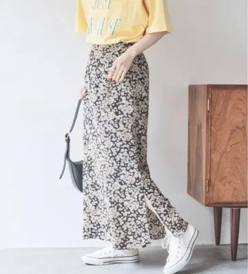 DOUX ARCHIVES 스커트 올 패턴 꽃무늬 블랙