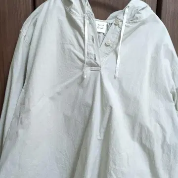 뷔르데사봉 후드 부착 그레이 셔츠