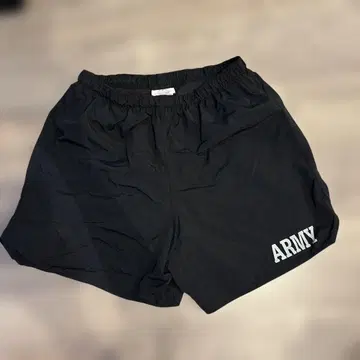 ARMY 로고가 들어간 블랙 숏팬츠 X-LARGE