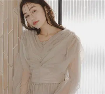 베이지 쉬폰 긴팔 블라우스