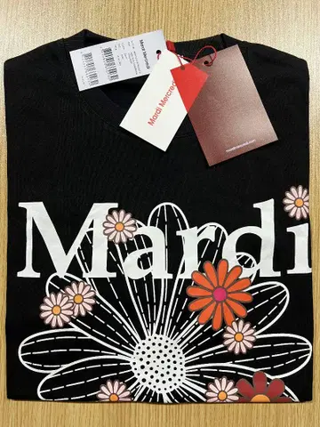 Mardi Mercredi 블랙 티셔츠 원사이즈