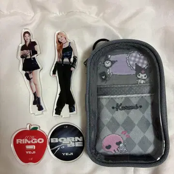 ITZY 예지 아크릴 스탠드 세트 산리오 케이스 포함