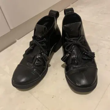 MILKBOY 가죽 부츠 블랙