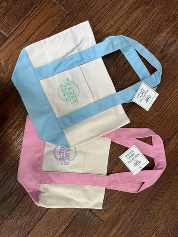 Trader Joe's 미니 토트 핑크와 라이트 블루