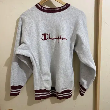 챔피온 그레이 트레이닝복