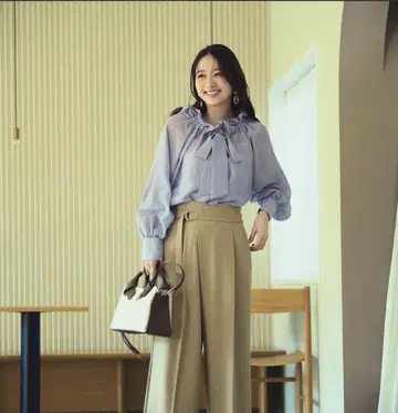 리본 블라우스 [미인백화 게재] 시어 보타이 보라색 오피스 캐주얼