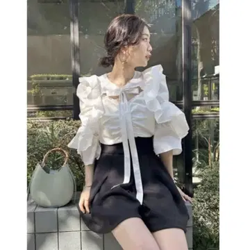 snidel 2023 ss 프론트 슬릿 보타이 블라우스
