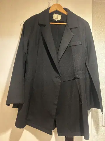 블랙 테일러드 자켓