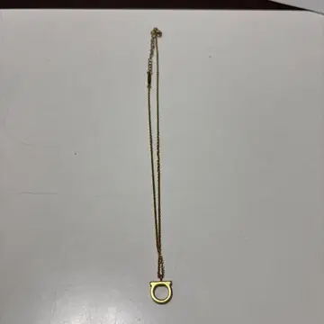 페라가모 골드 목걸이