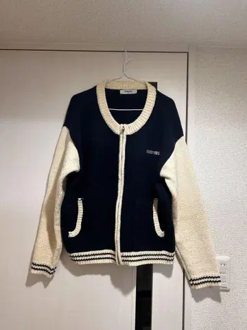 8 seconds M 네이비아이보리 가디건
