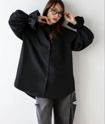 디자인 소매 블라우스 (화이트 & 블랙 세트)