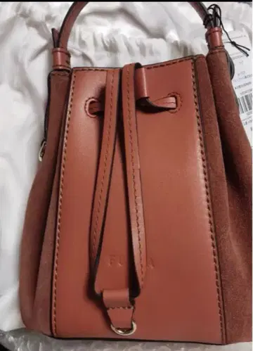 새상품 FURLA 버킷 백 브라운