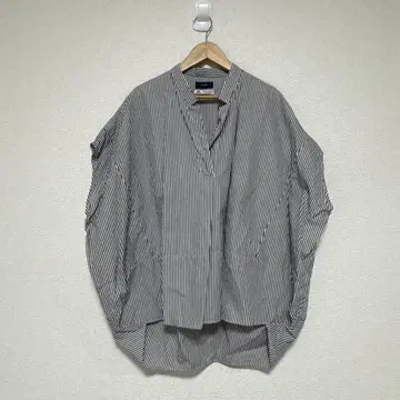 쉽스 토마스 메이슨 스트라이프 돌먼 셔츠