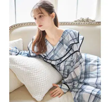 미사용 새상품 허리 리본 포함 빅 칼라 체크 플리츠 원피스 블랙