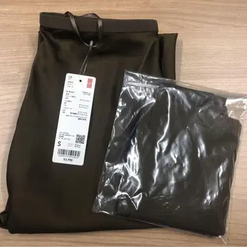 새상품 유니클로 새틴 스커트 S 사이즈 UNIQLO 새틴