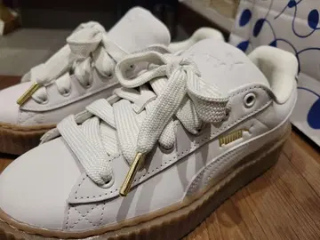 Puma Fenty 화이트 스니커즈