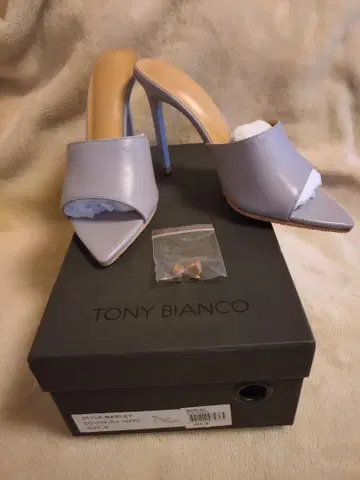미사용 새상품 TONY BIANCO/MARLEY 샌들 사이즈 6