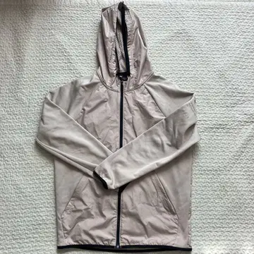 Under Armour 베이지 자켓