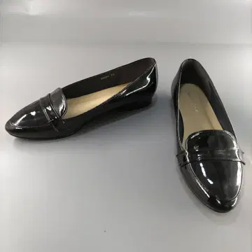 Odette e Odile 에나멜 블랙 로퍼 23.0cm