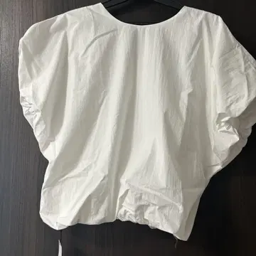 화이트 반팔 셔츠