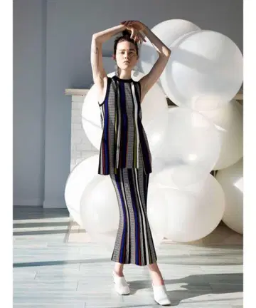 UN3D. 언쓰리드 멀티 스트라이프 탱크