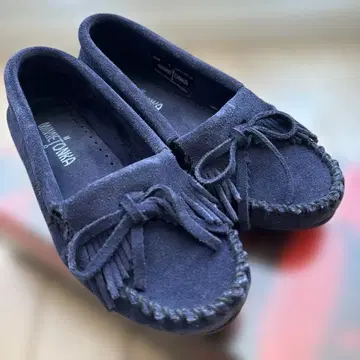 MINNETONKA 네이비 모카신