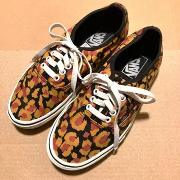 [새상품급] VANS 꽃무늬 스니커즈 오렌지 블랙 어센틱 25cm