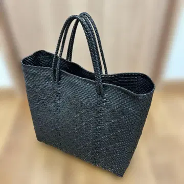 검은색 바스켓백