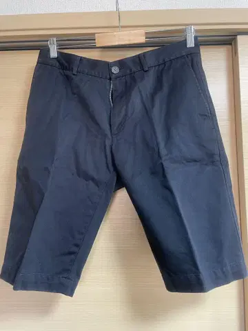 라코스테 블랙 슬림 핏 숏 팬츠 42
