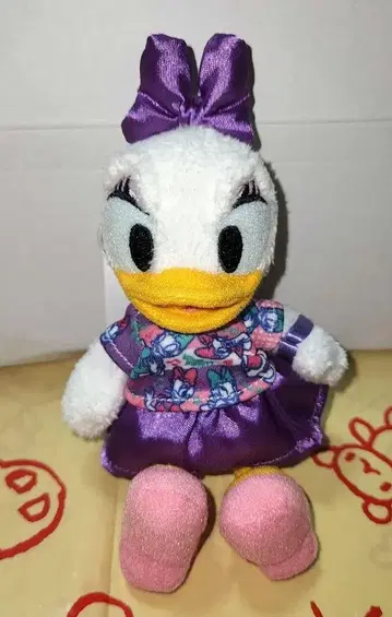데이지 봉제 인형 배지