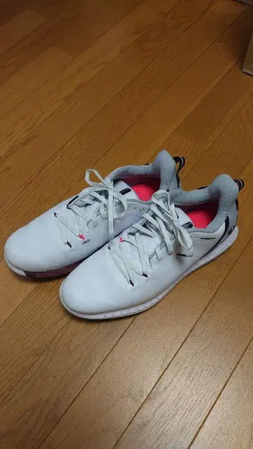 Under Armour 호버 드라이브 스파이크리스 와이드 골프화