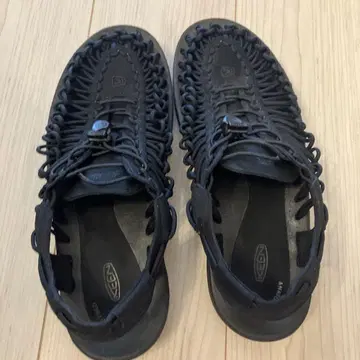 KEEN 블랙 스포츠 샌들