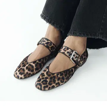 ZARA 레오파드 무늬 플랫슈즈 26cm