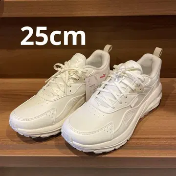 PUMA 화이트 스니커즈